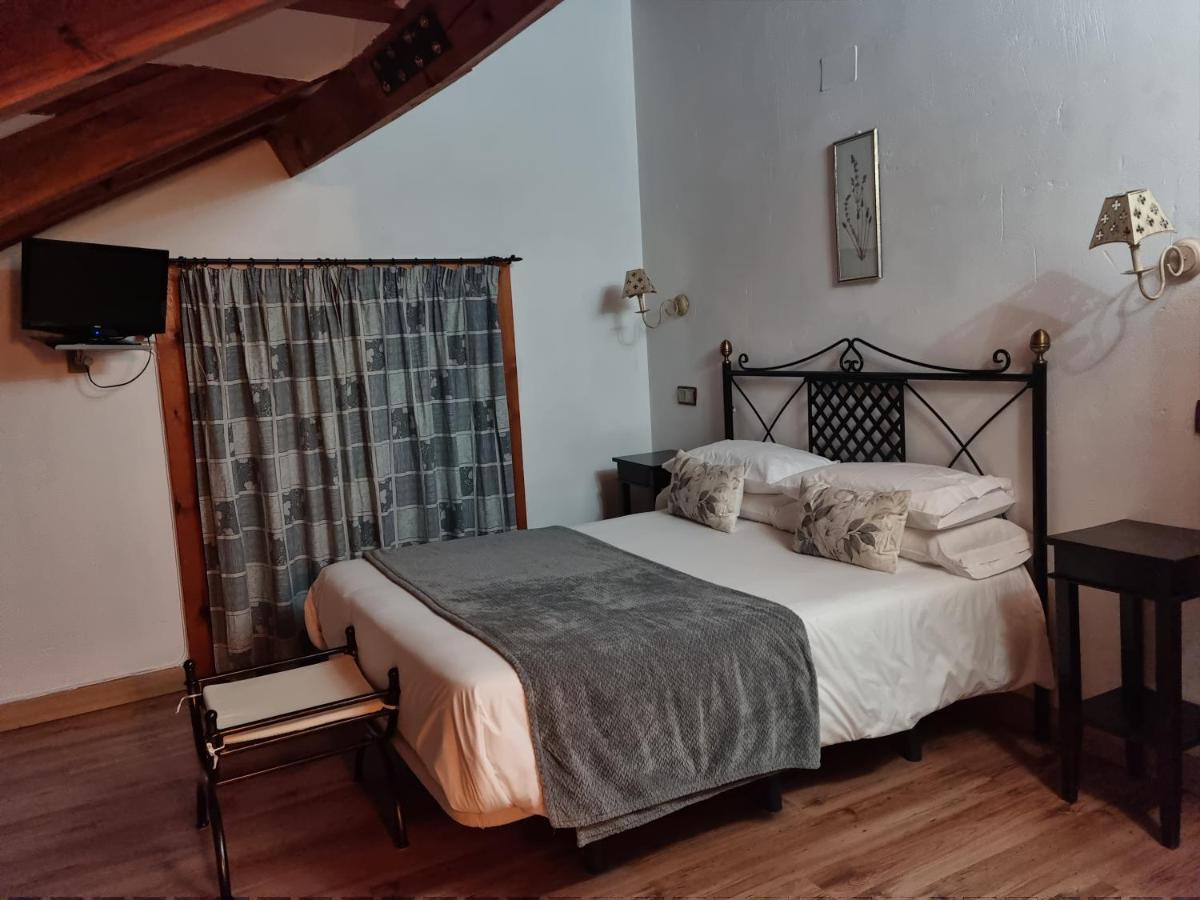 Bed and Breakfast Puerta Al Duraton Sebúlcor Exterior foto